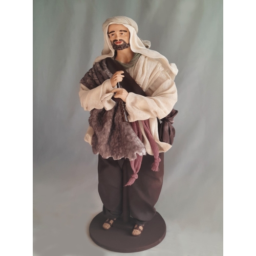 figurka pasterza z fletem do szopki betlejemskiej